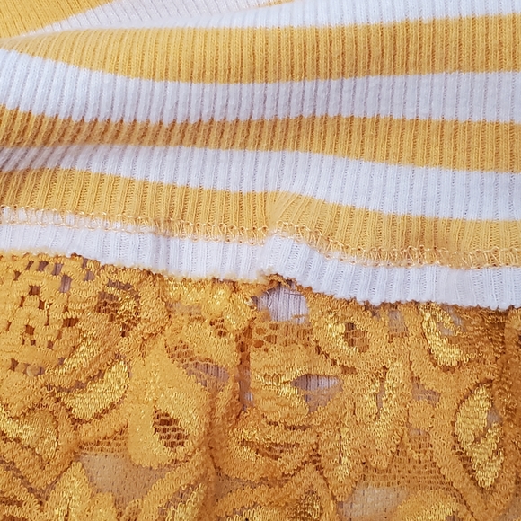 Vanity Ribbed Knit Tank Top with Lace trim women's size small - Picture 7 of 9